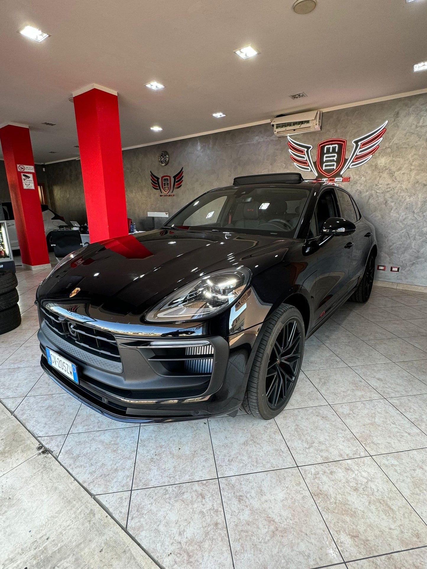 PORSCHE Macan GTS Nero