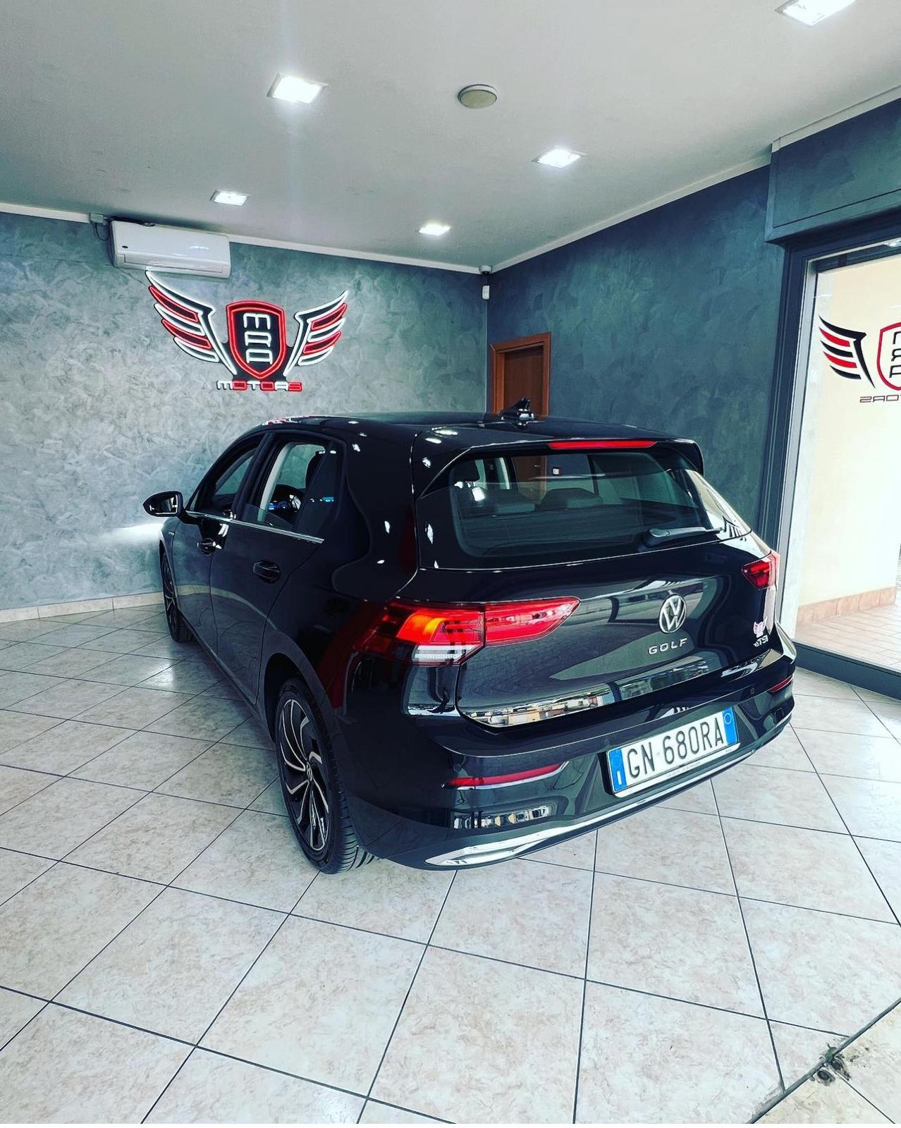VOLKSWAGEN Golf Nero