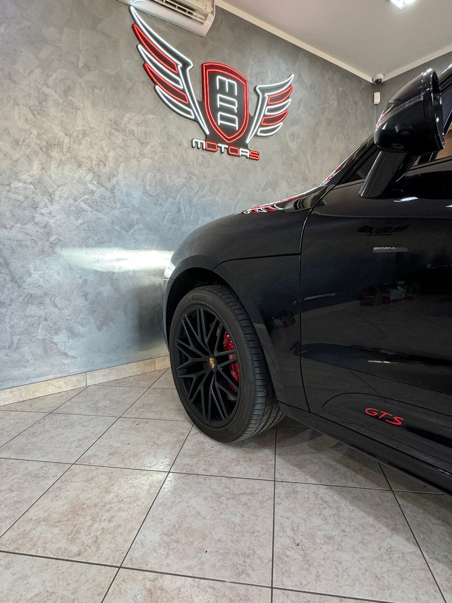 PORSCHE Macan GTS Nero