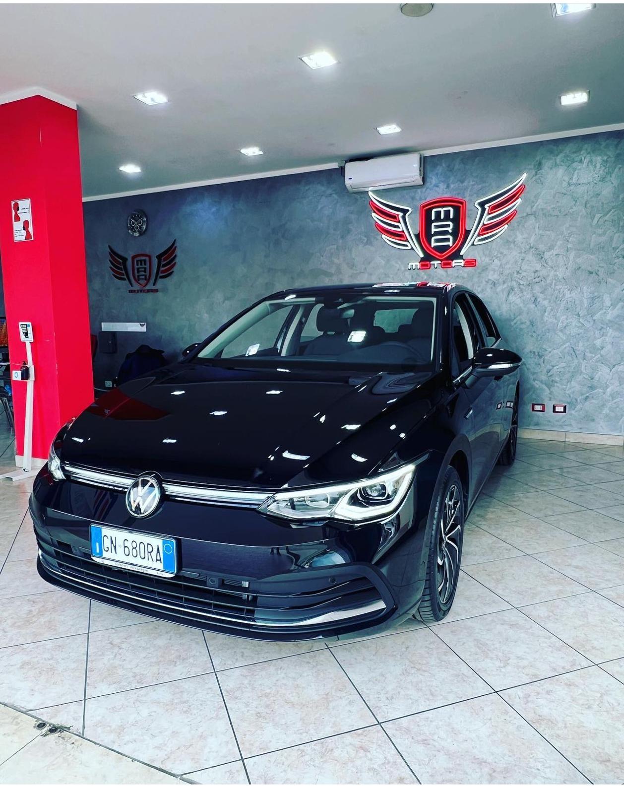 VOLKSWAGEN Golf Nero