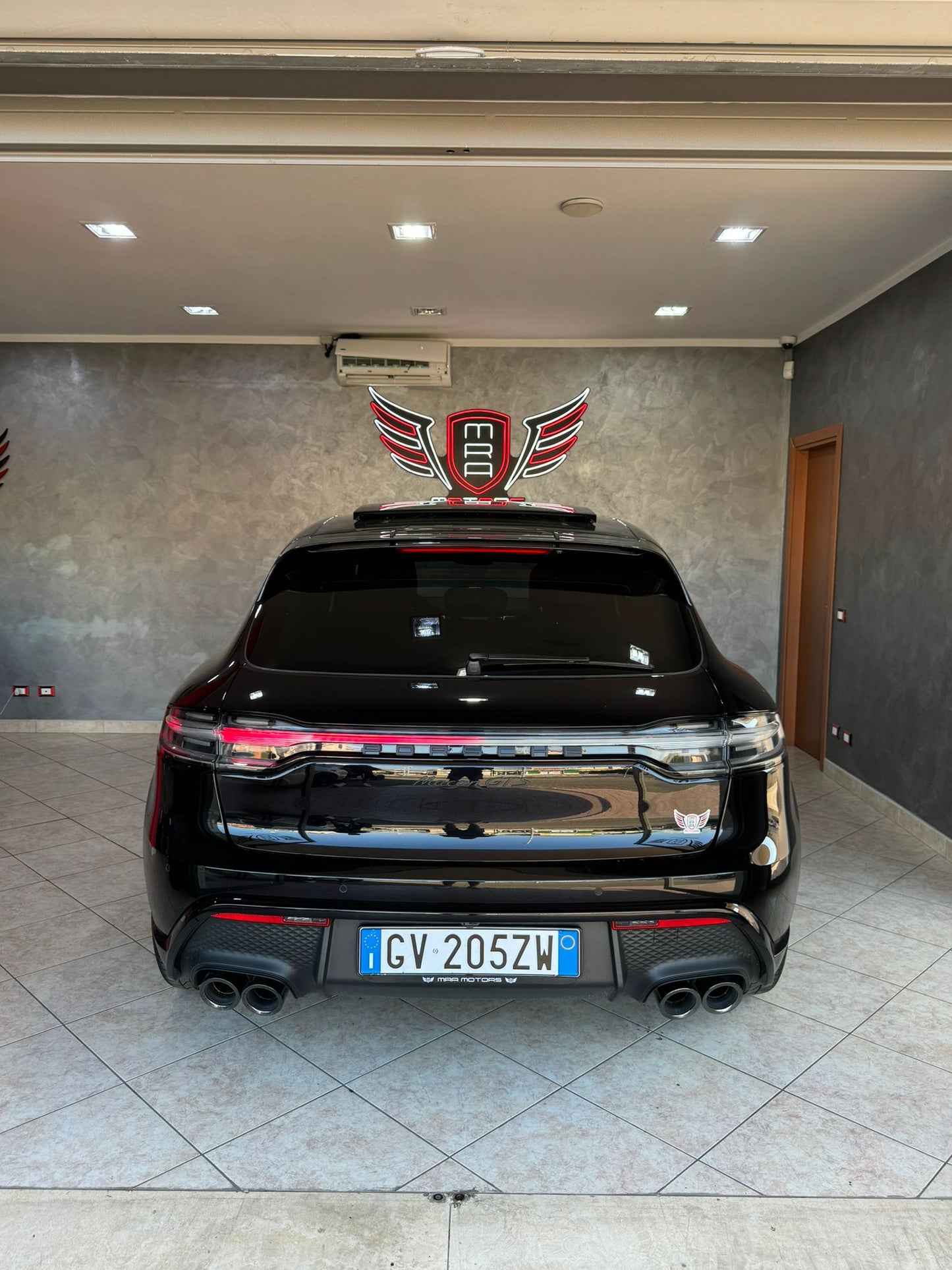 PORSCHE Macan GTS Nero