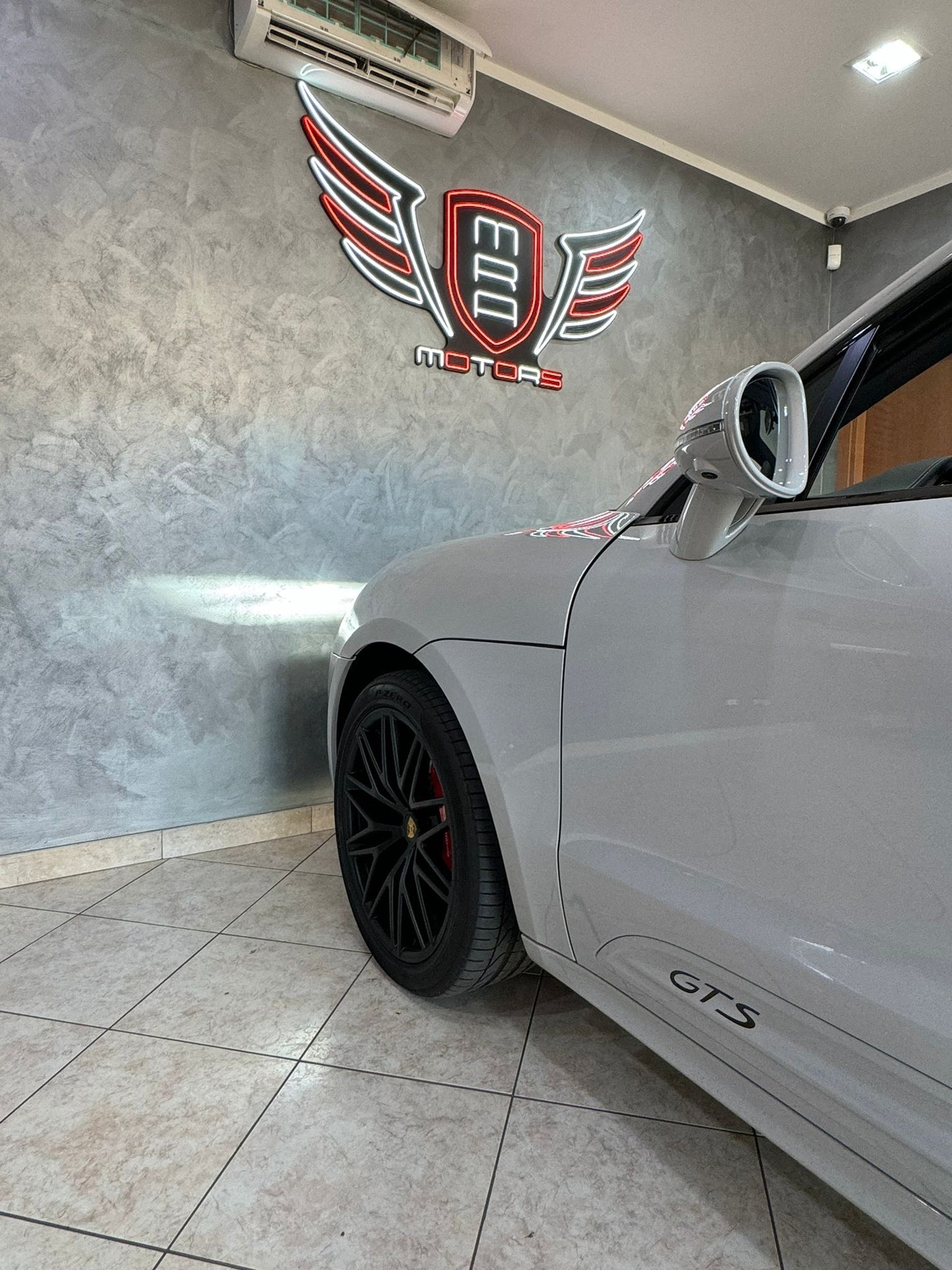 PORSCHE Macan GTS Gesso